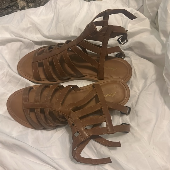 American eagle - Picture 2 of 4